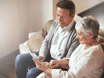 Seniors using a tablet computer